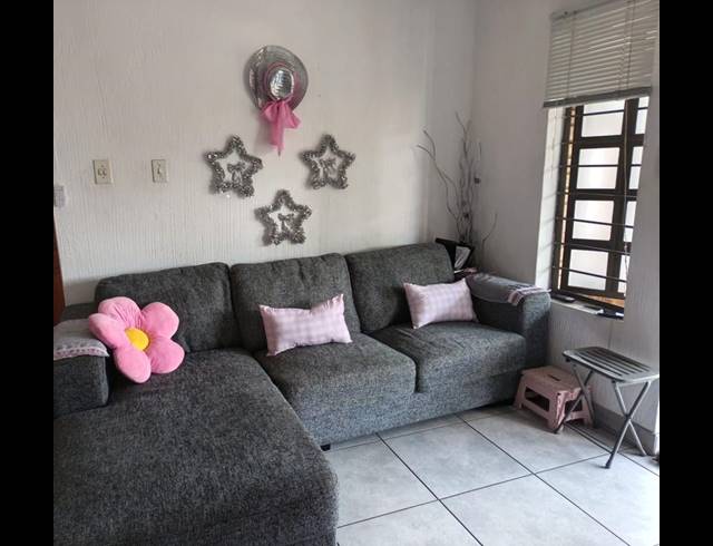2 BEDROOM TOWNHOUSE FOR SALE IN ARBORETUM